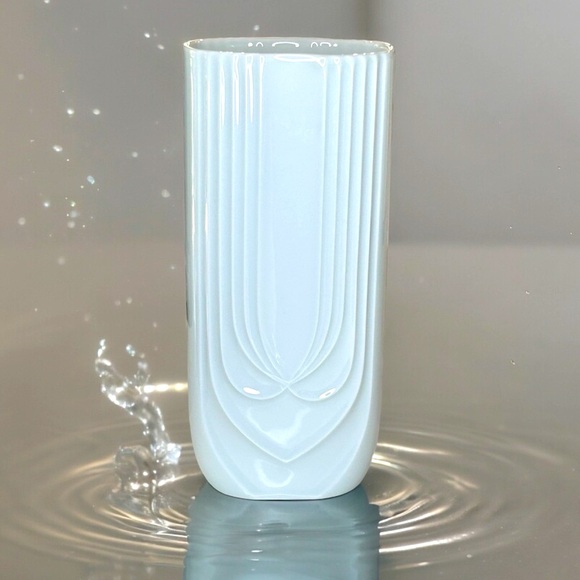 Hutschenreuther Glazed Porcelain Vase "Theater Curtain" by Hans aAchtziger 1970 - Picture 1 of 12